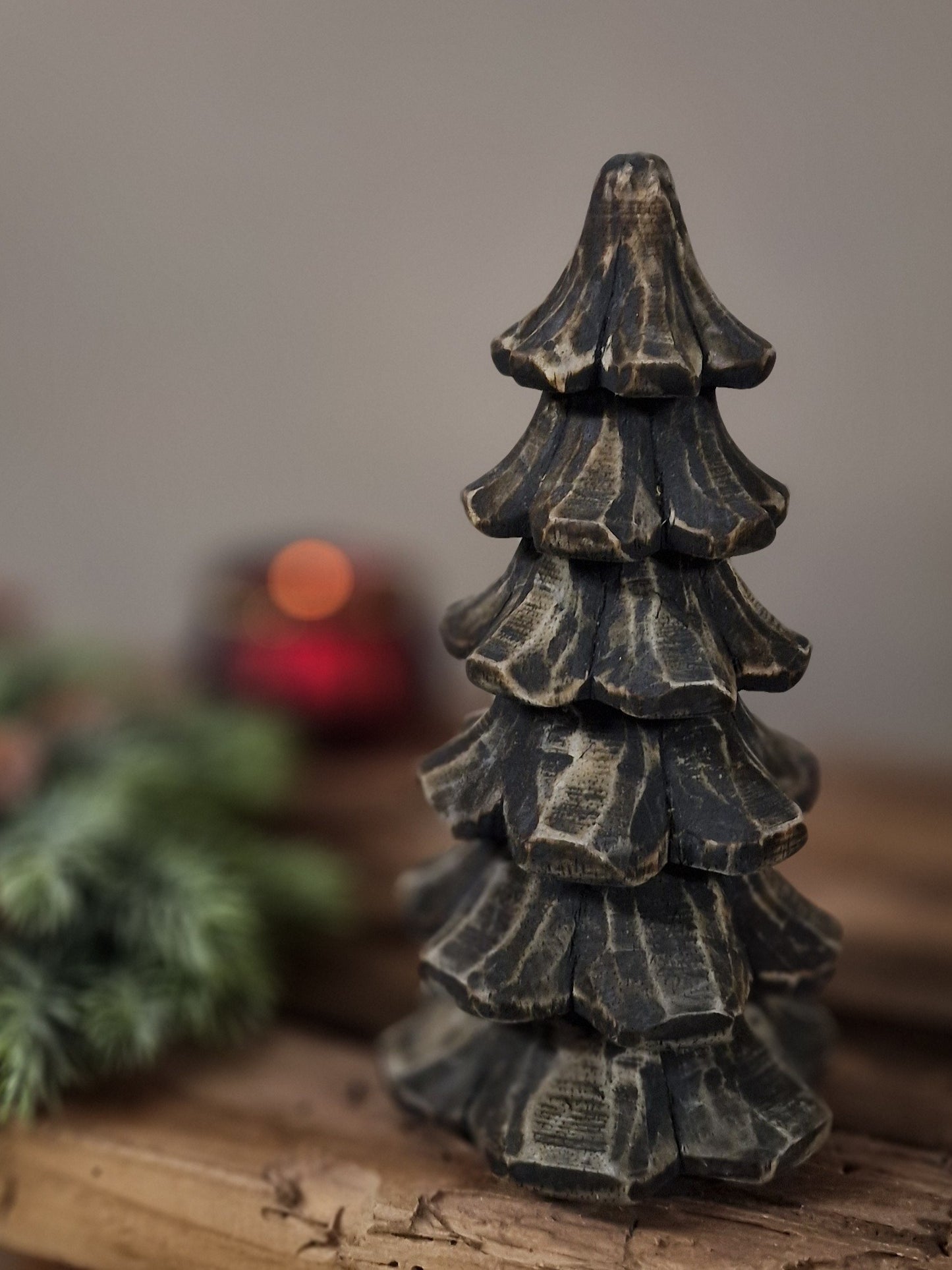 Houten kerstboom donker bruin- 20x10 cm.