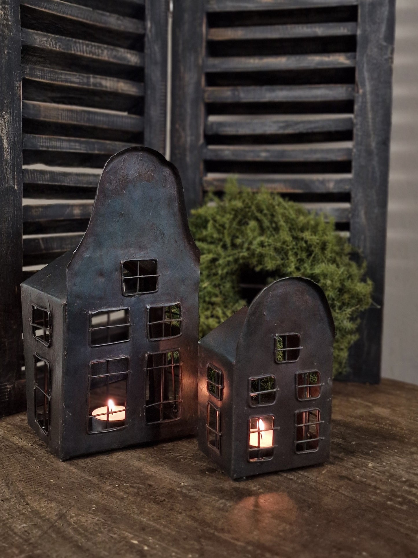 Tinnen huisje 9x13x28 cm- Zwart