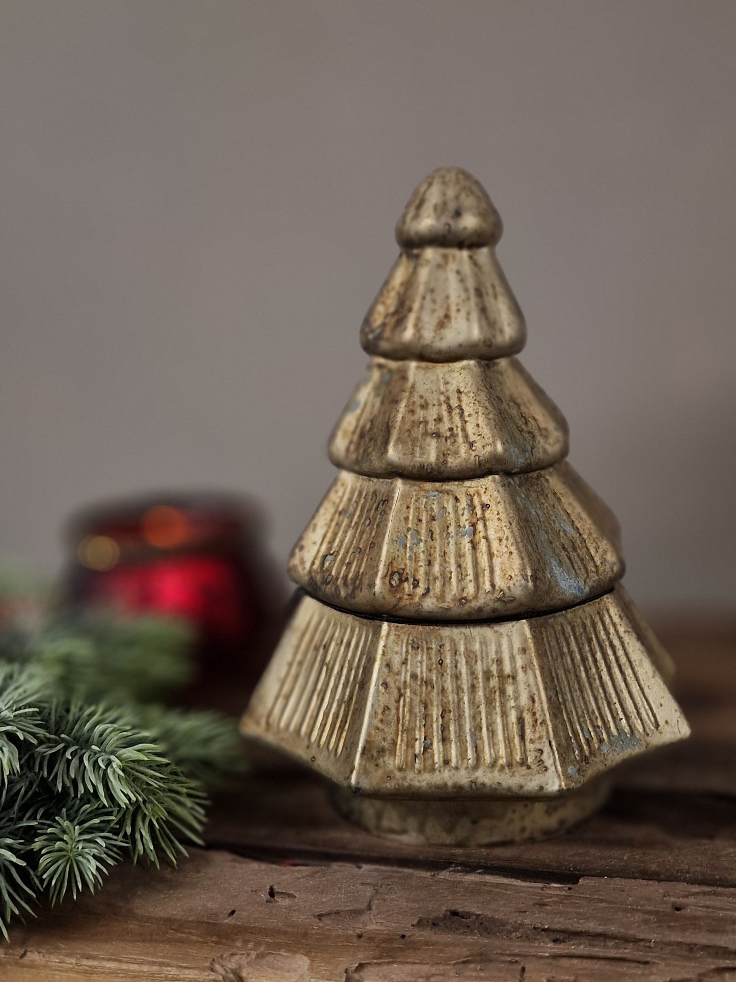 Gouden kerstboom- 20x13 cm.