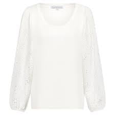 Fanny broderie sleeves trui