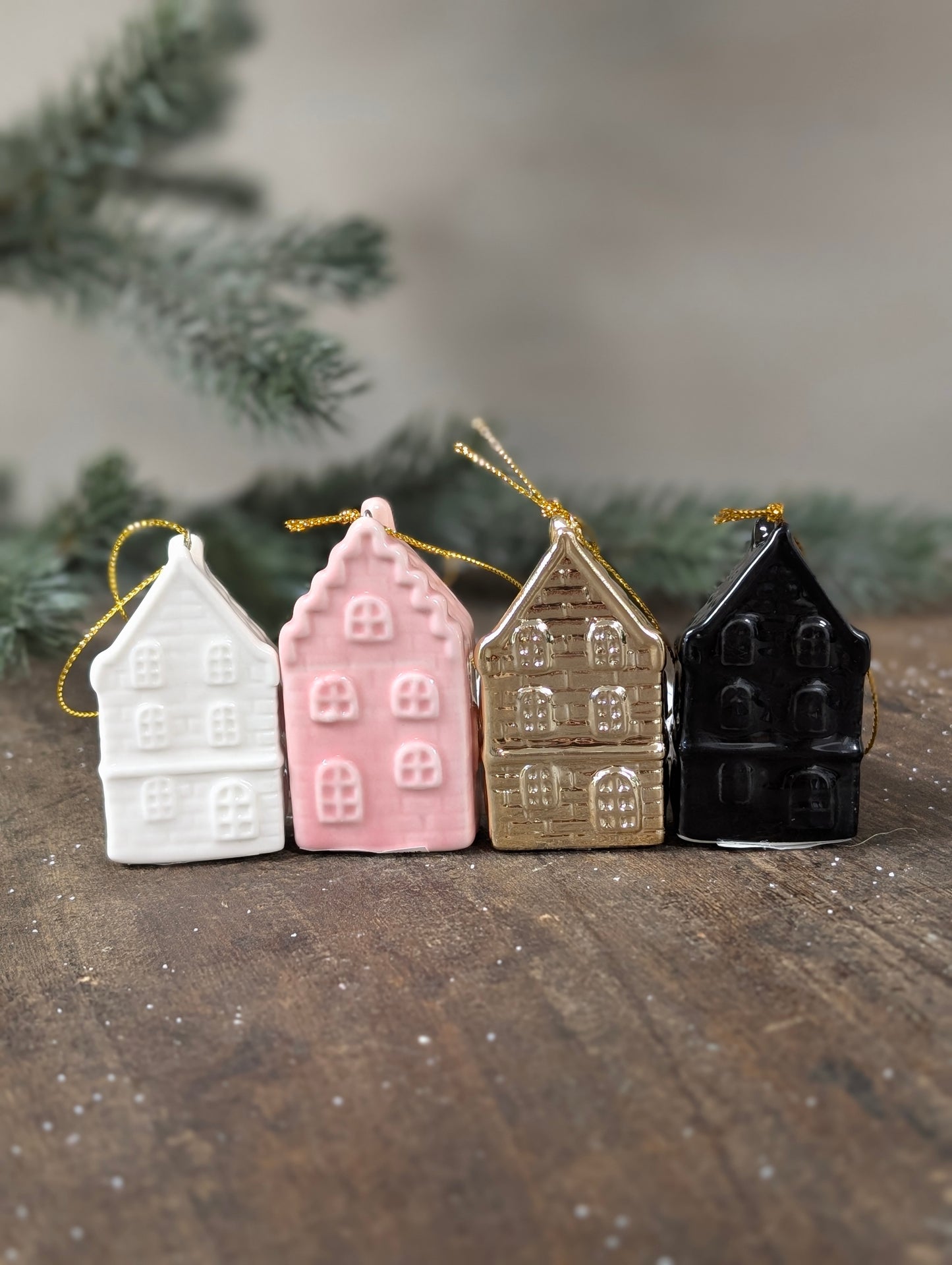House hanger 3.5x6.5 - White
