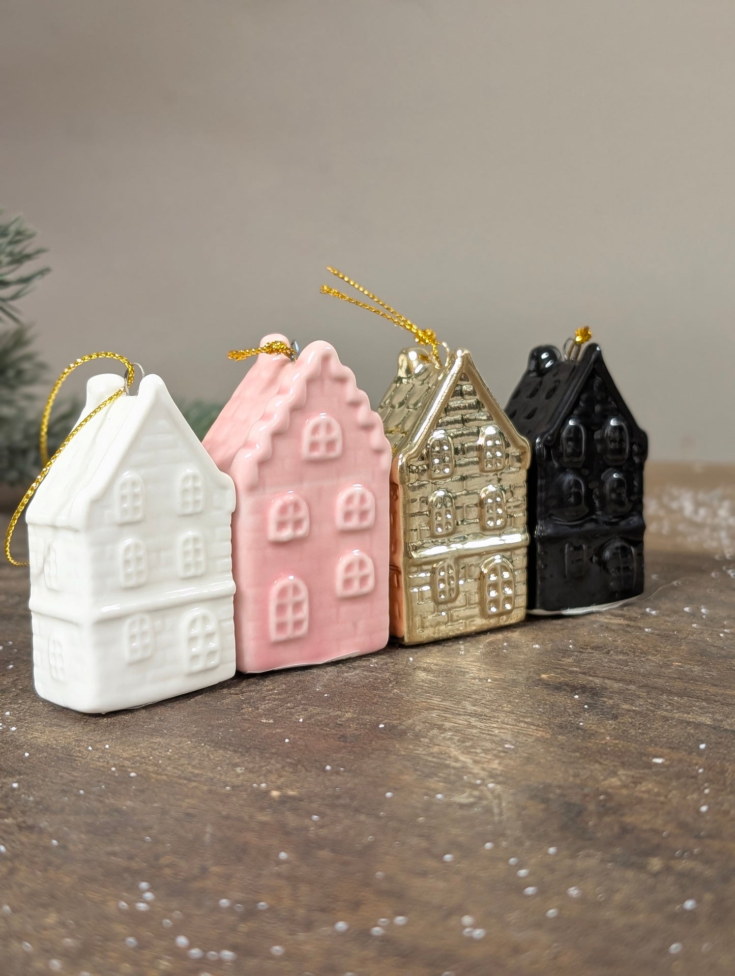 House hanger 3.5x6.5 - White