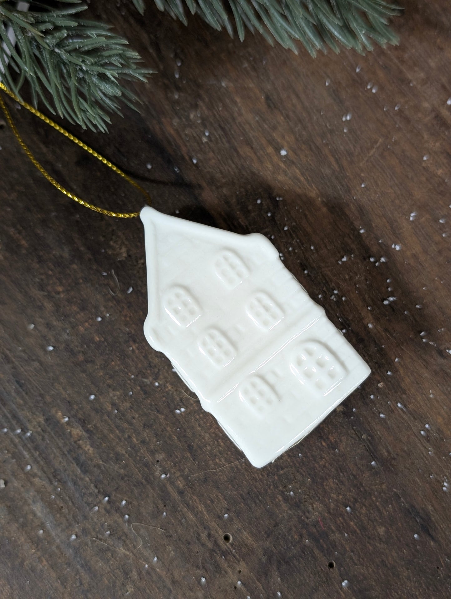 House hanger 3.5x6.5 - White