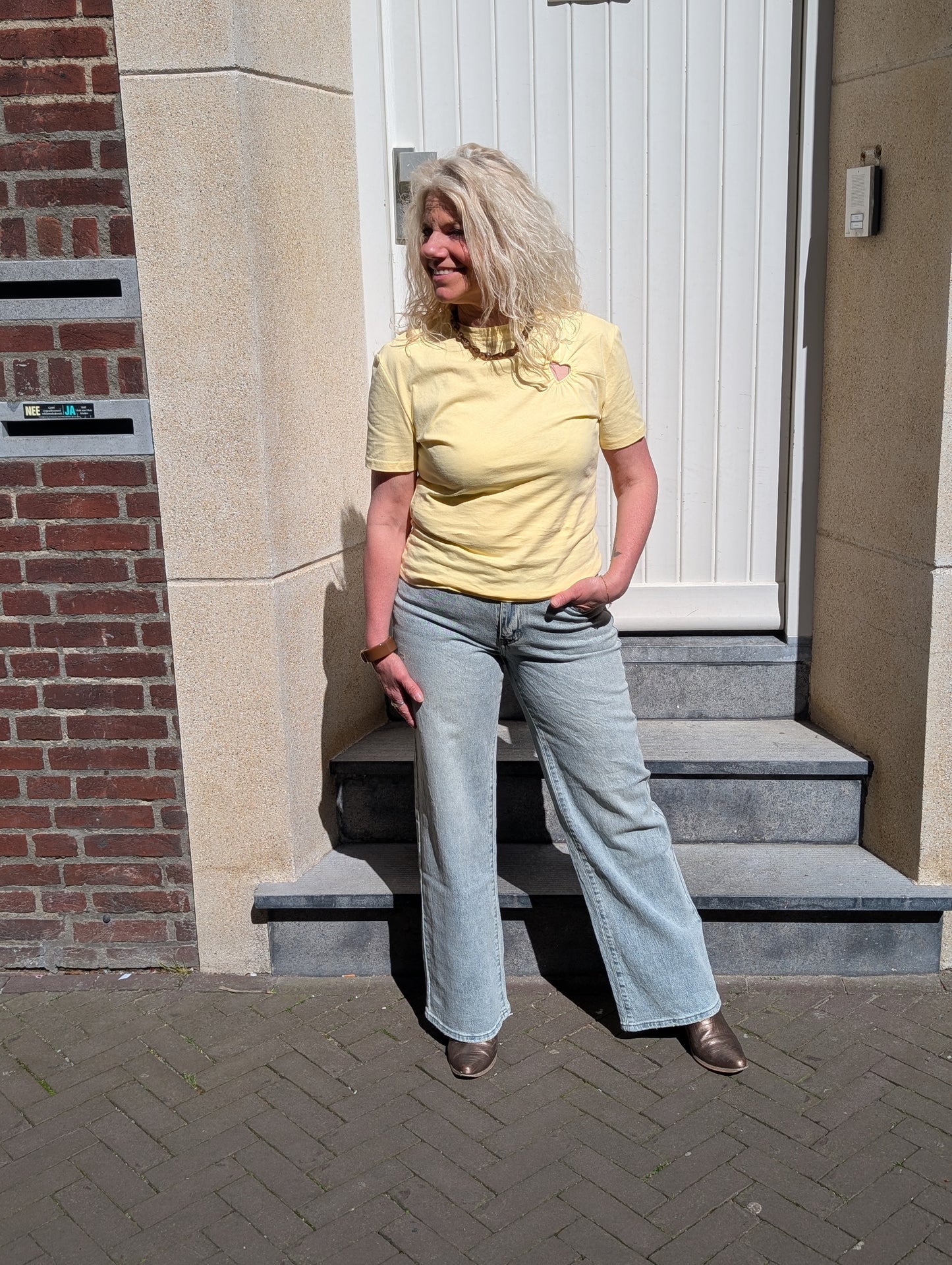 Daily shirt met opengewerkt hartje - Geel