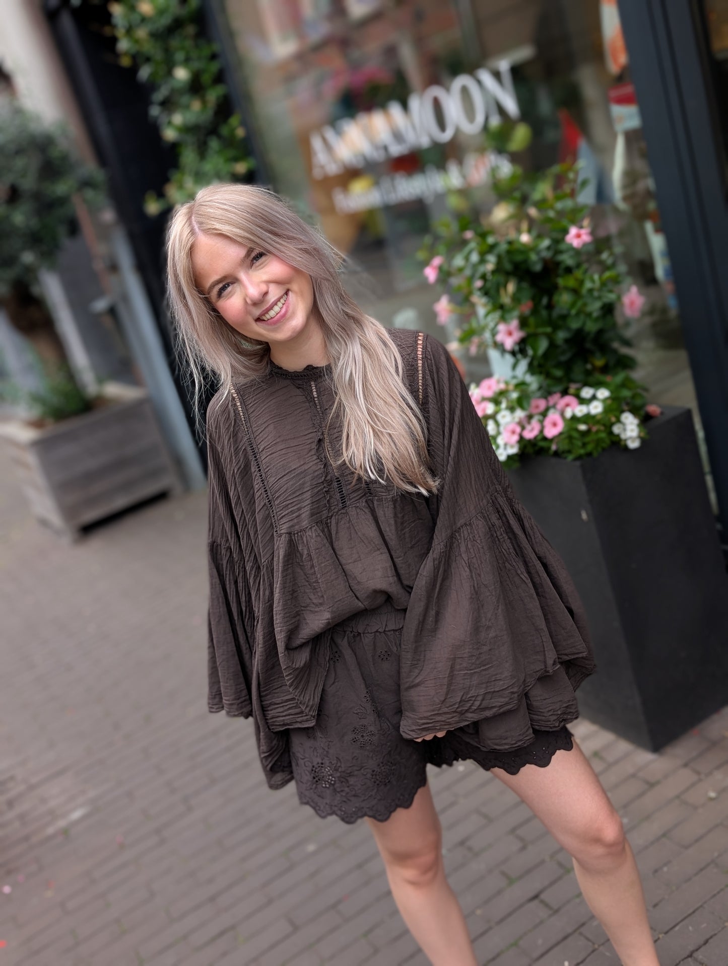Broderie short - Donkerbruin