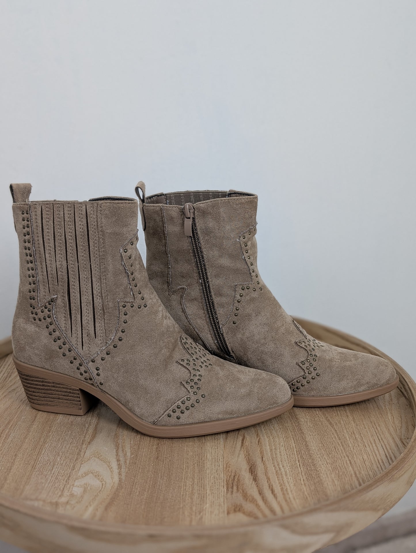 Sabrina Laarzen studs - Beige