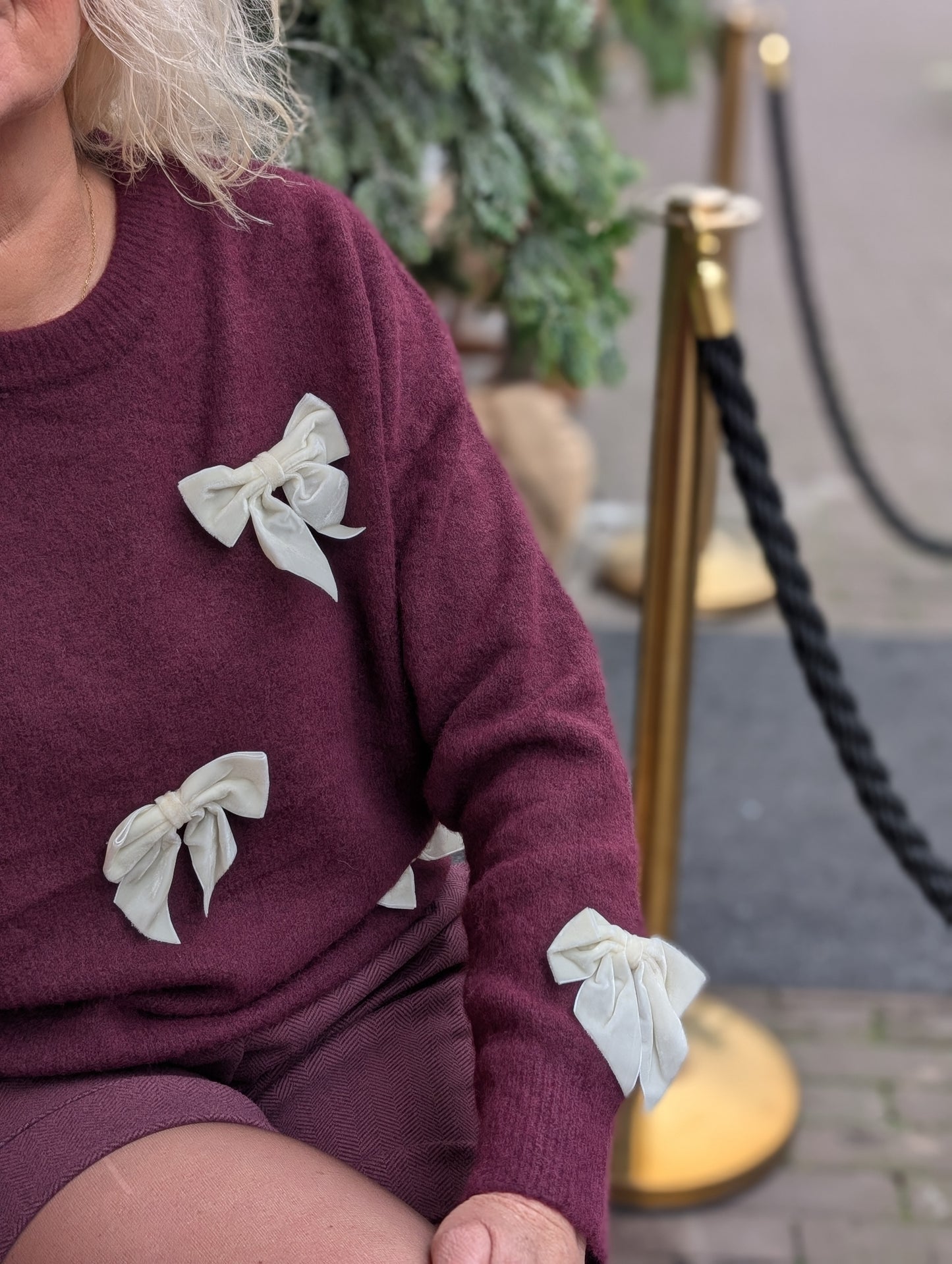 Nolana trui met strikjes - Bordeaux met beige strikjes