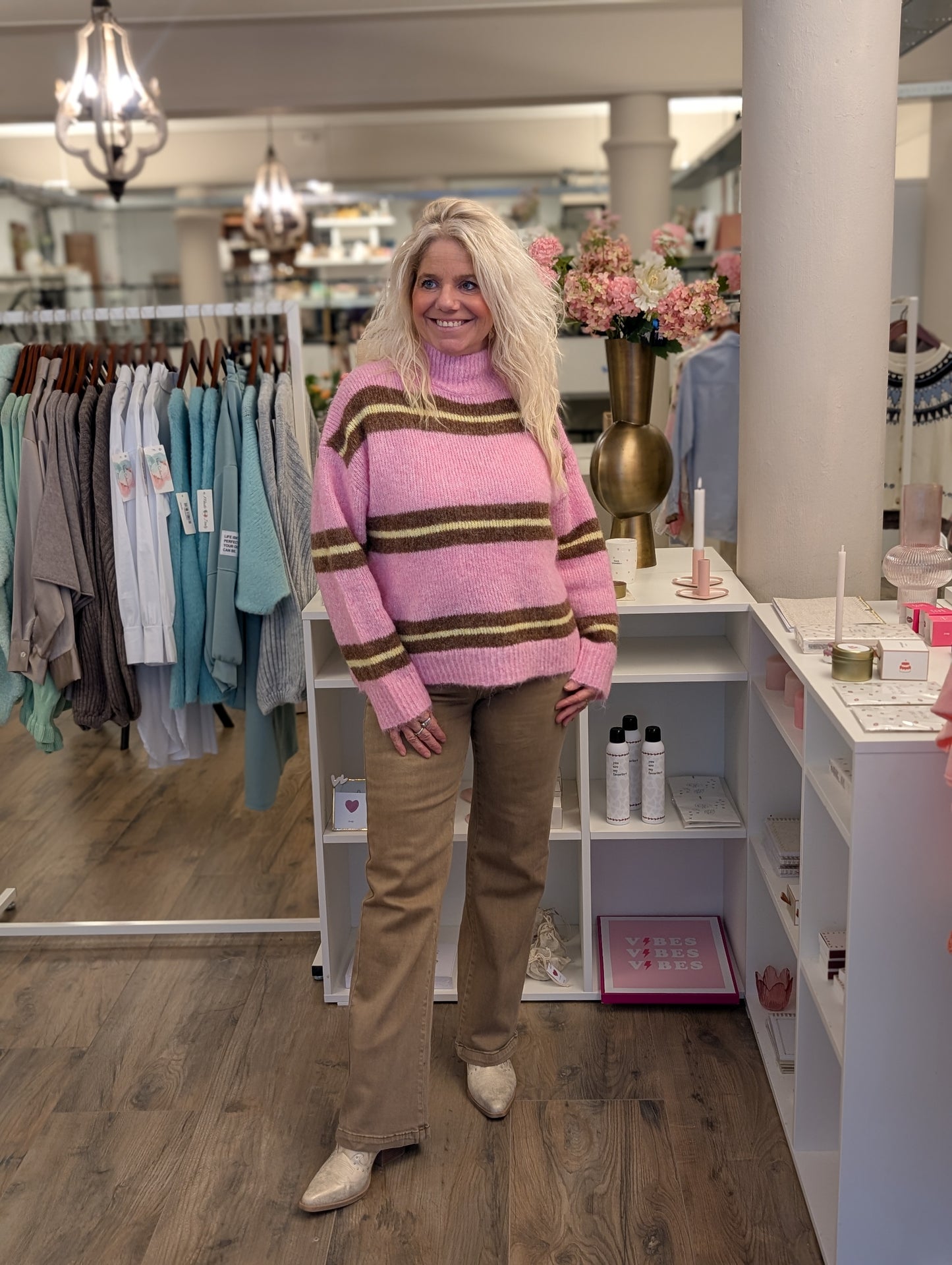 Gestreepte gebreide trui Rowen - Roze