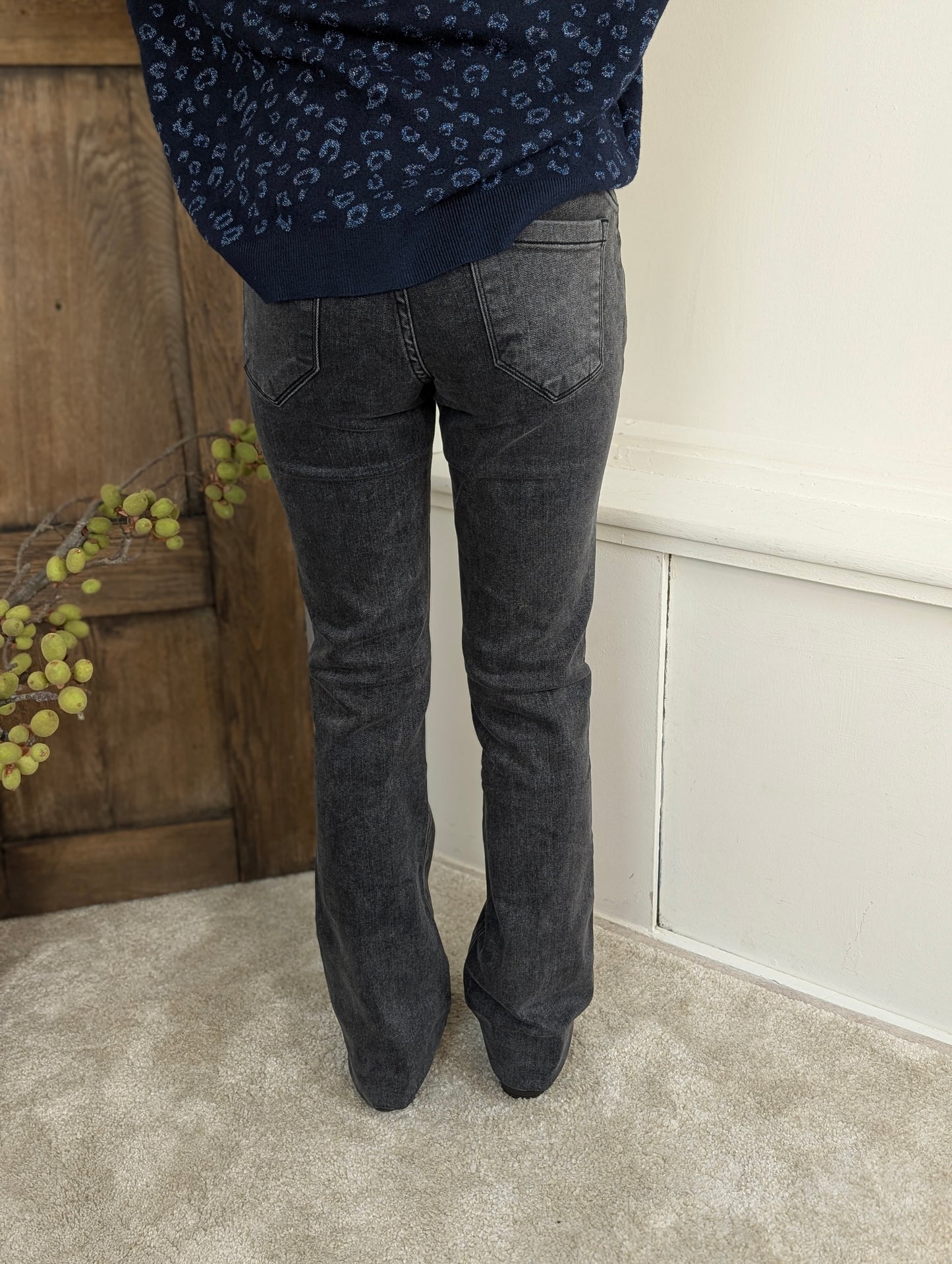 Red Button Babette - Black snowwash