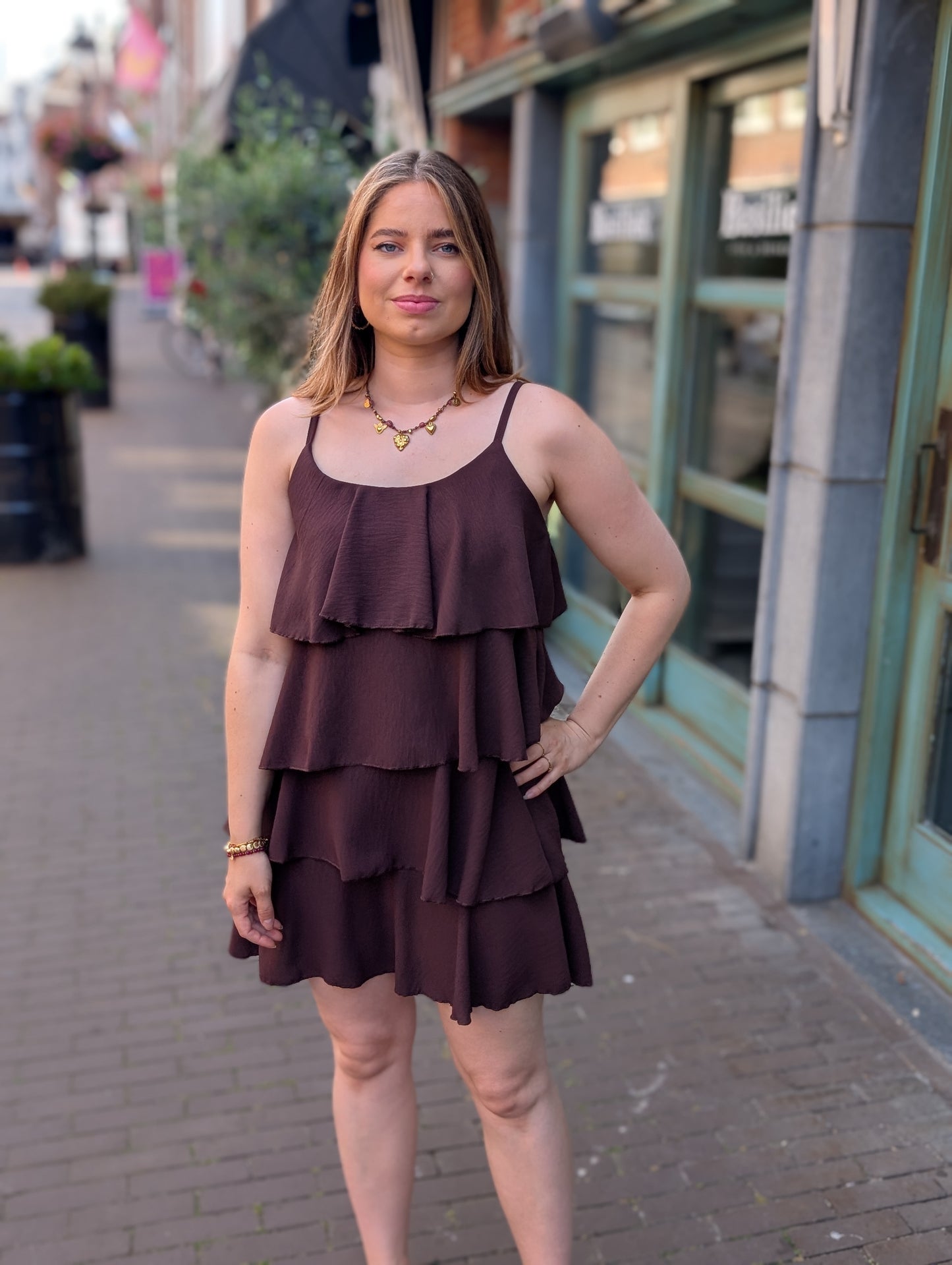 Anny ruffle jurk - Bruin