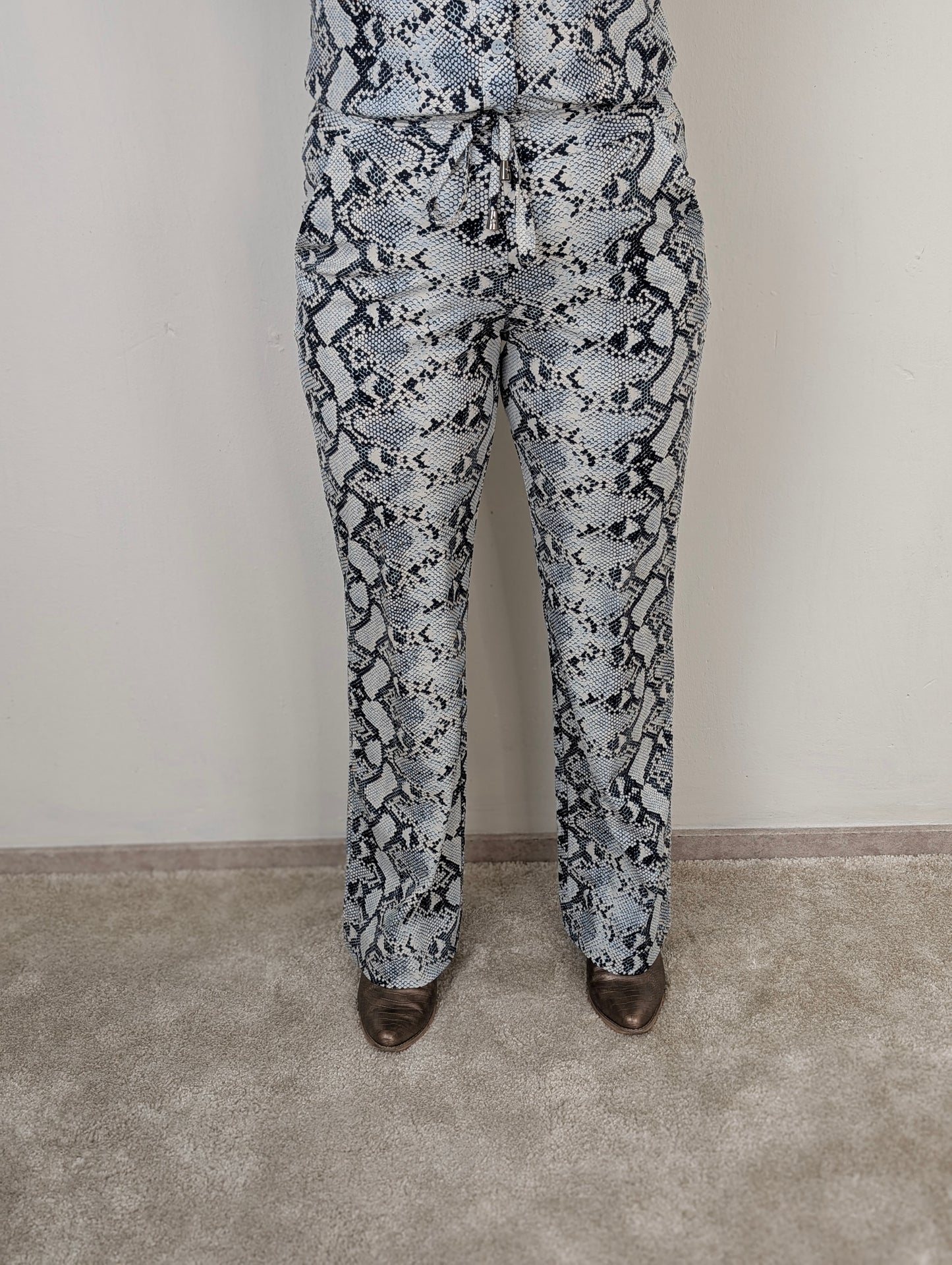 Mi Piace broek straight - Dark blue/ light blue snake print