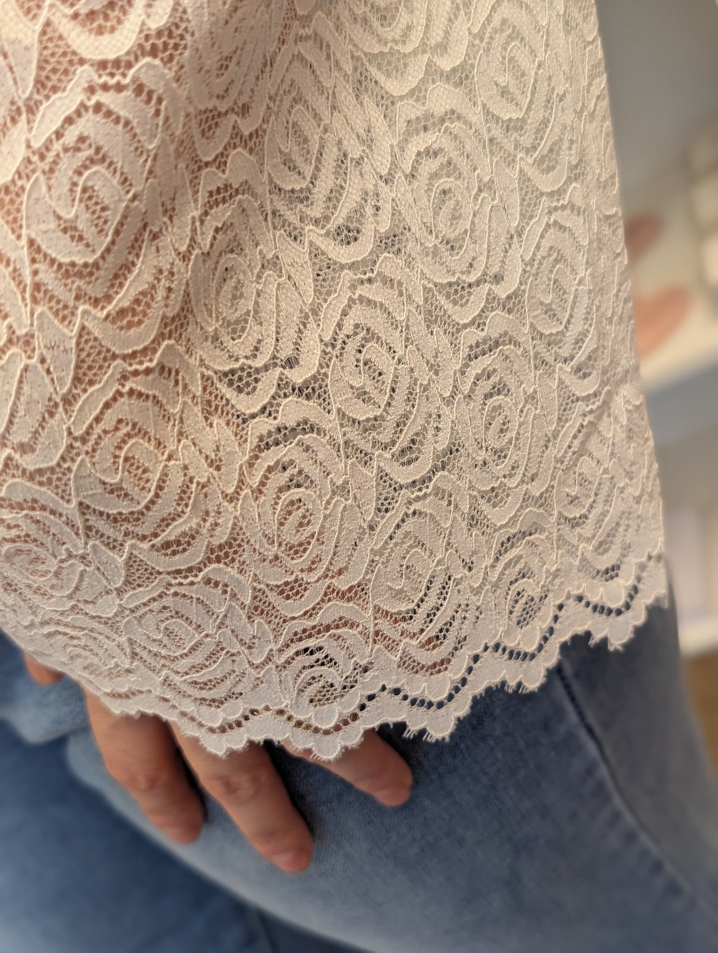 Bibi trui met kanten mouw - Off white