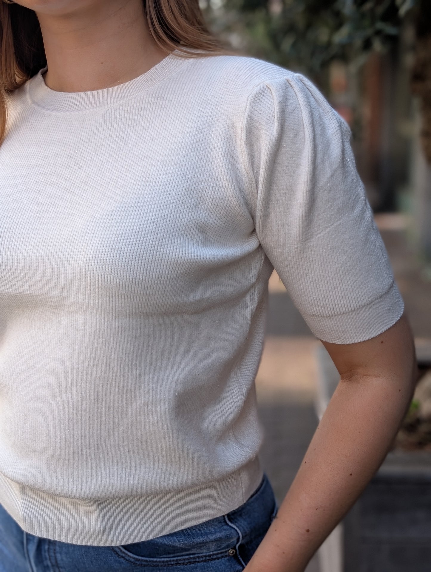 Jean trui met pofmouwtje - Off white met een fijn glittertje