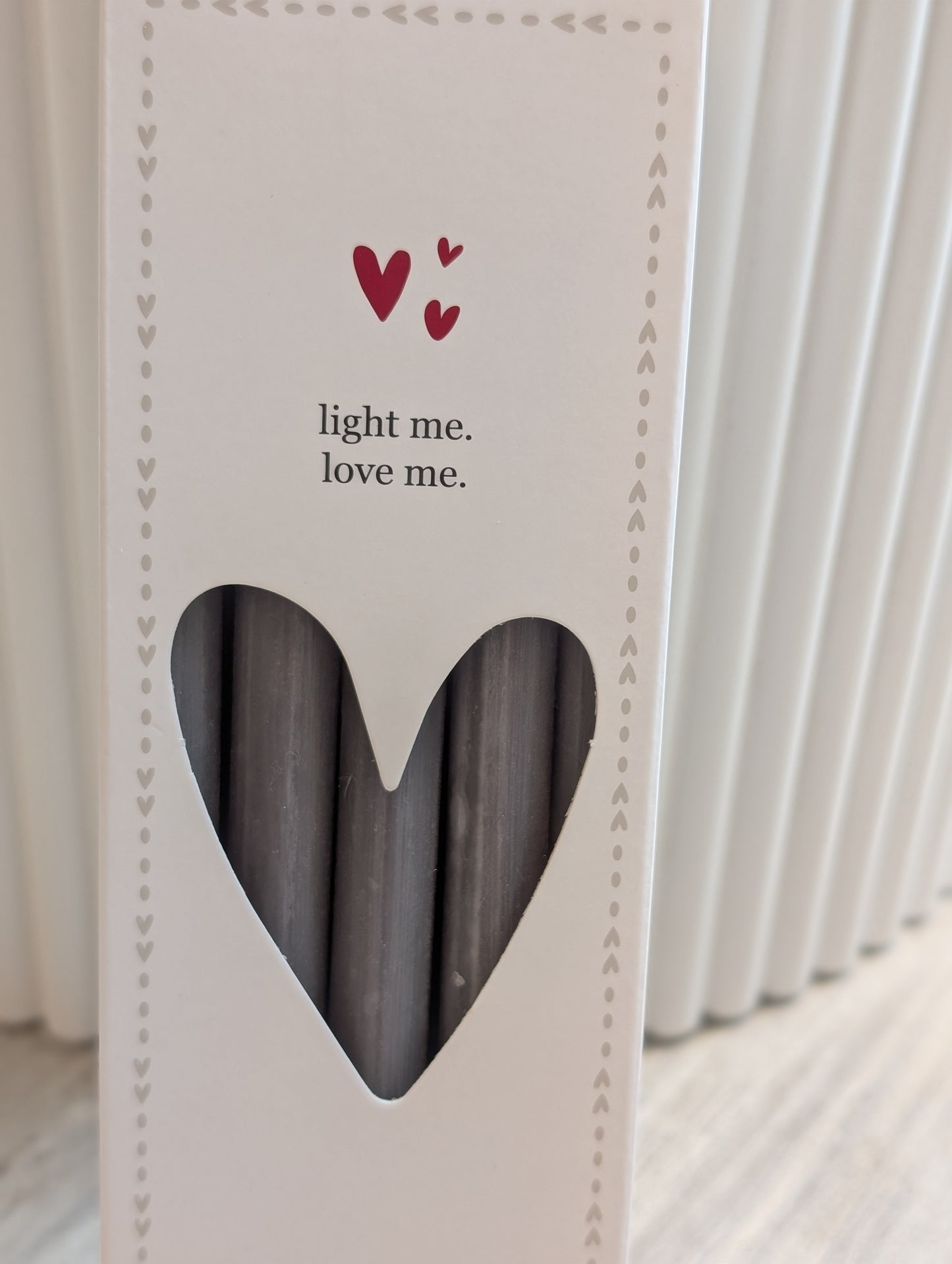 Zusss Doosje met 10 smalle kaarsen - Grijs Light me. Love me ze