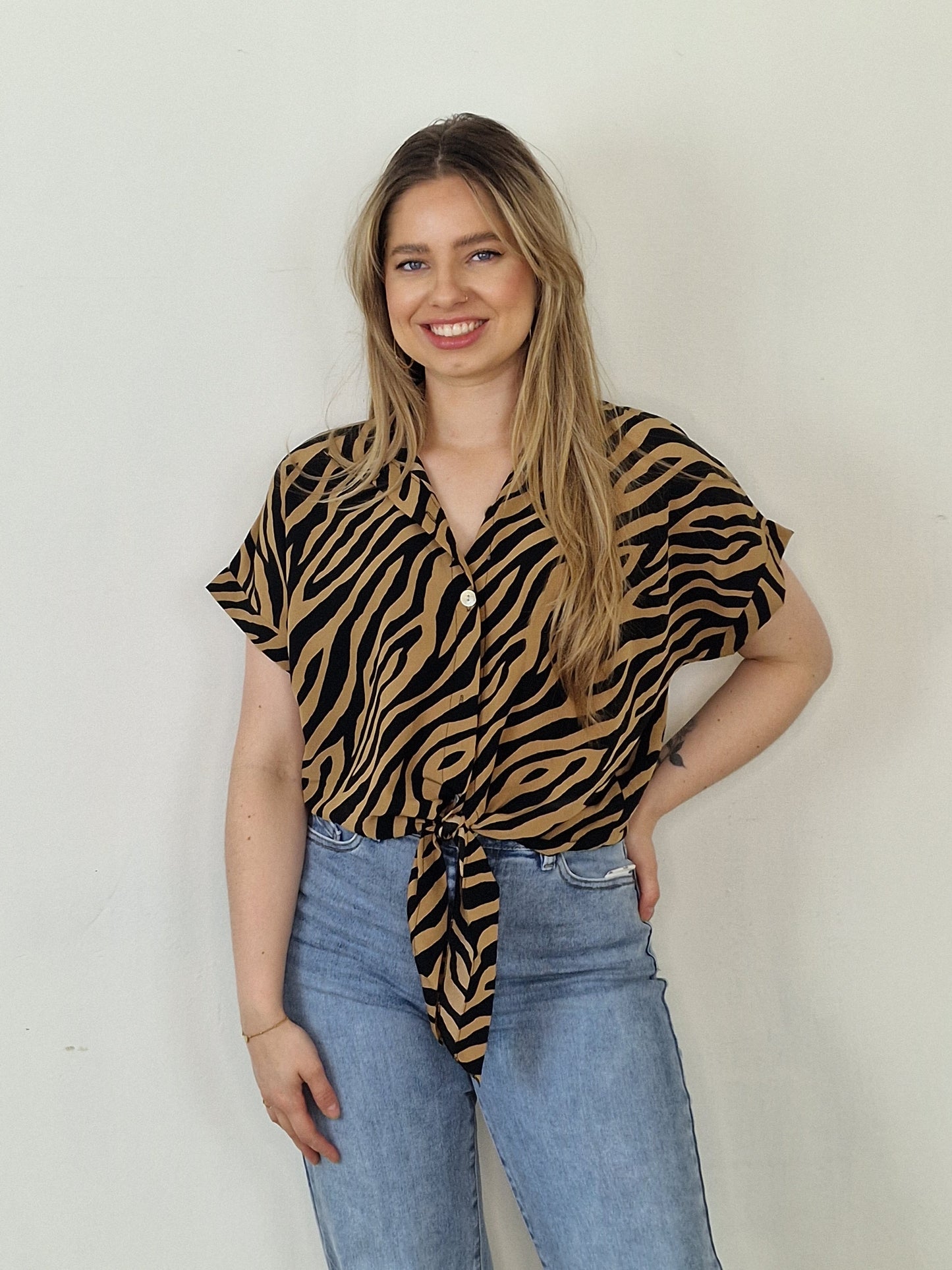 Nicole knoop blouse - Zebra print bruin/ zwart