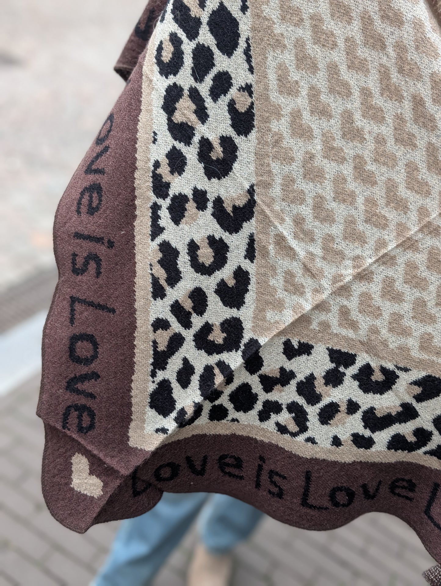 Love is love sjaal - Panter/ hartjes bruin