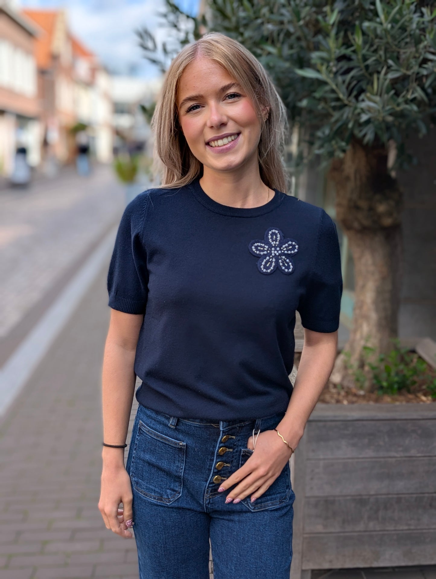 Daan trui met bloem - Donkerblauw