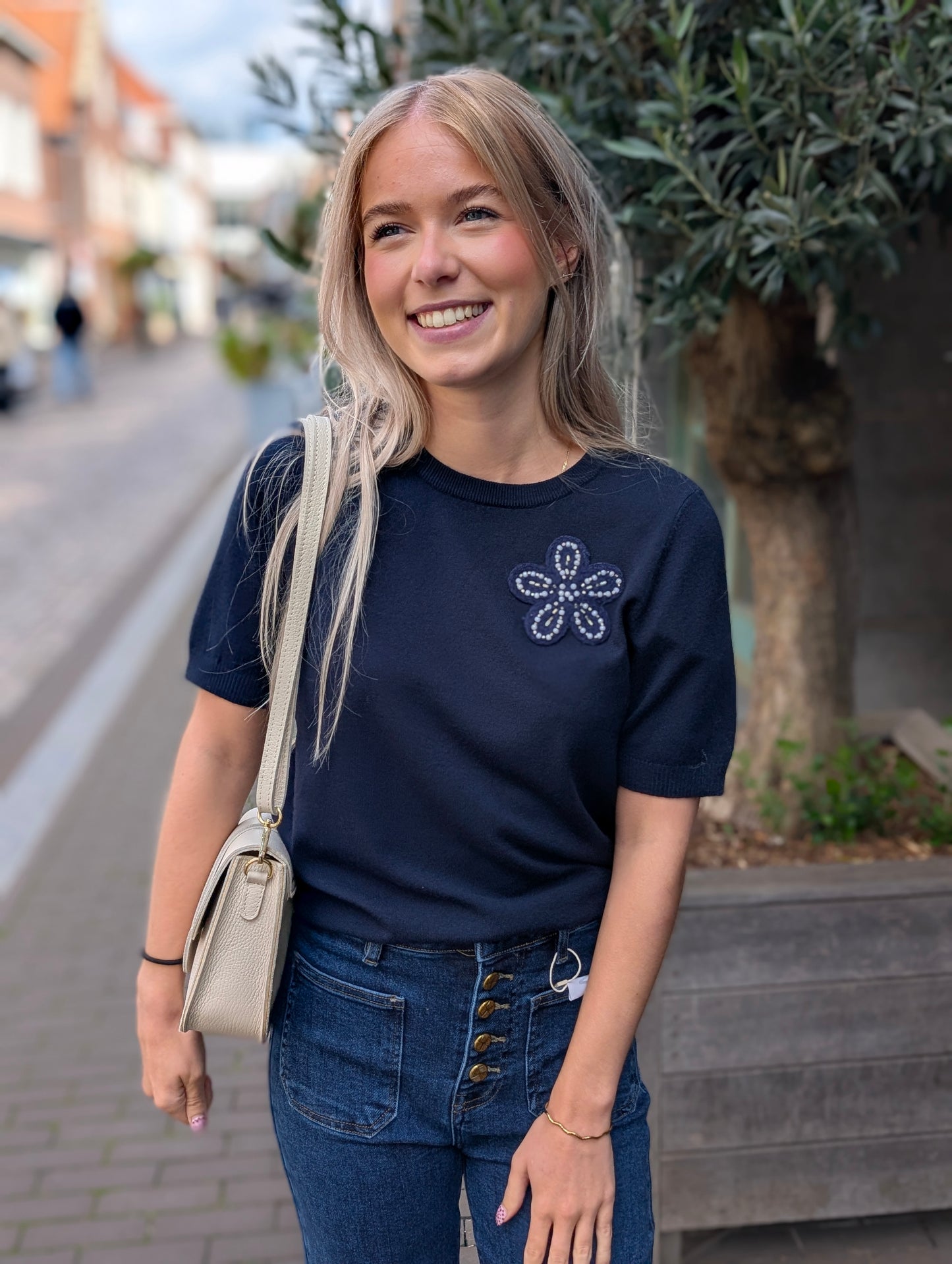 Daan trui met bloem - Donkerblauw