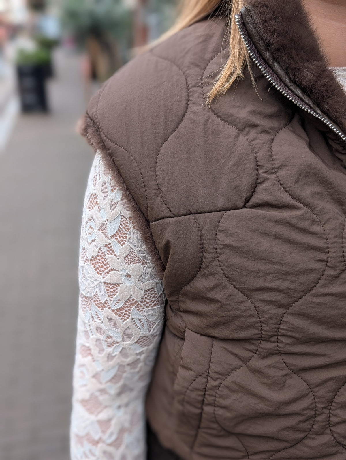 Vera twee kanten te dragen gilet - Bruin