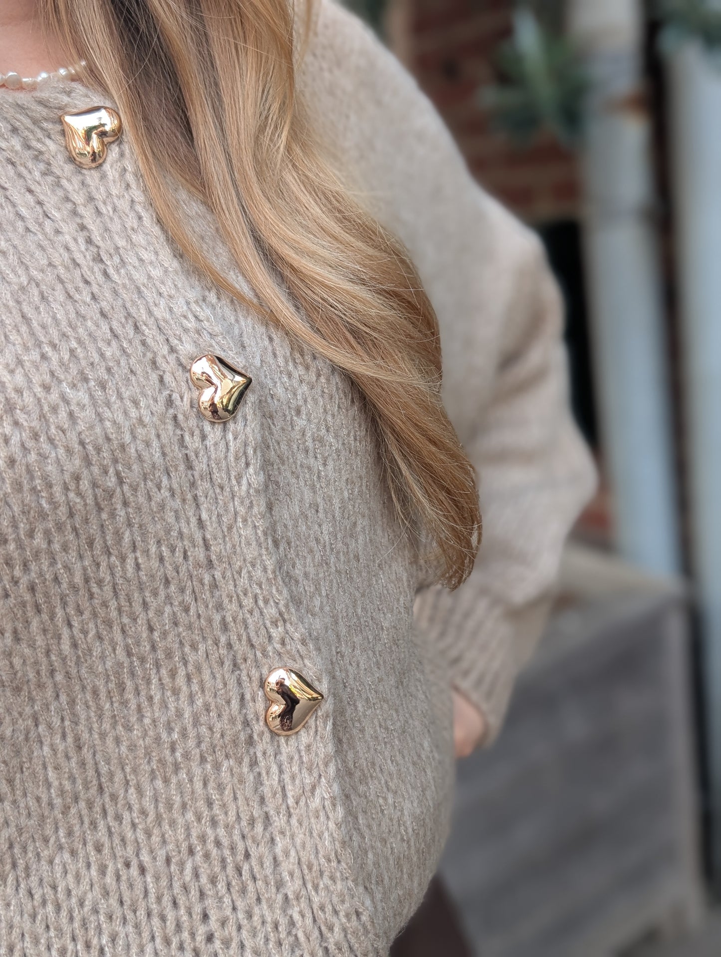 Hanny gebreid vest met hartjes knopen - Beige