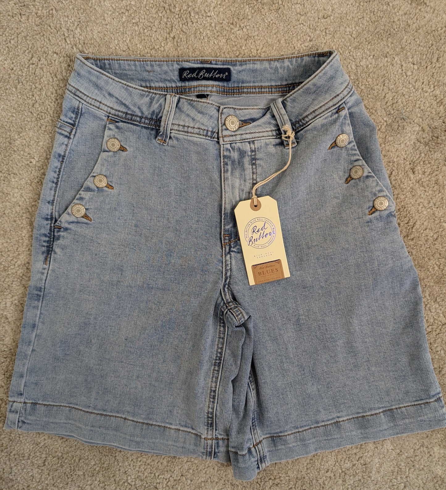 Bibette Red Button short smbroidery - Jeans