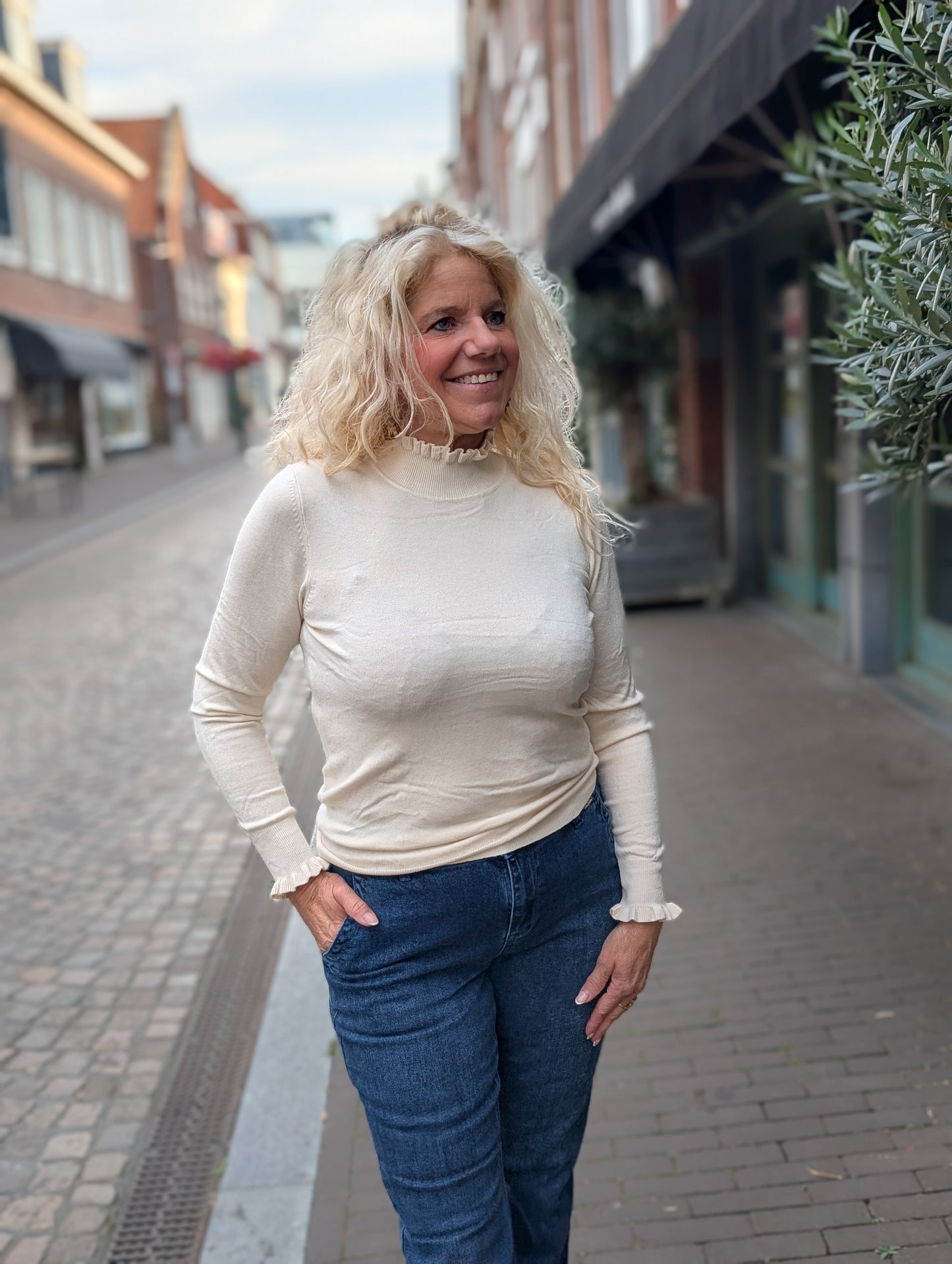 Maaike ruffle coltrui - Creme