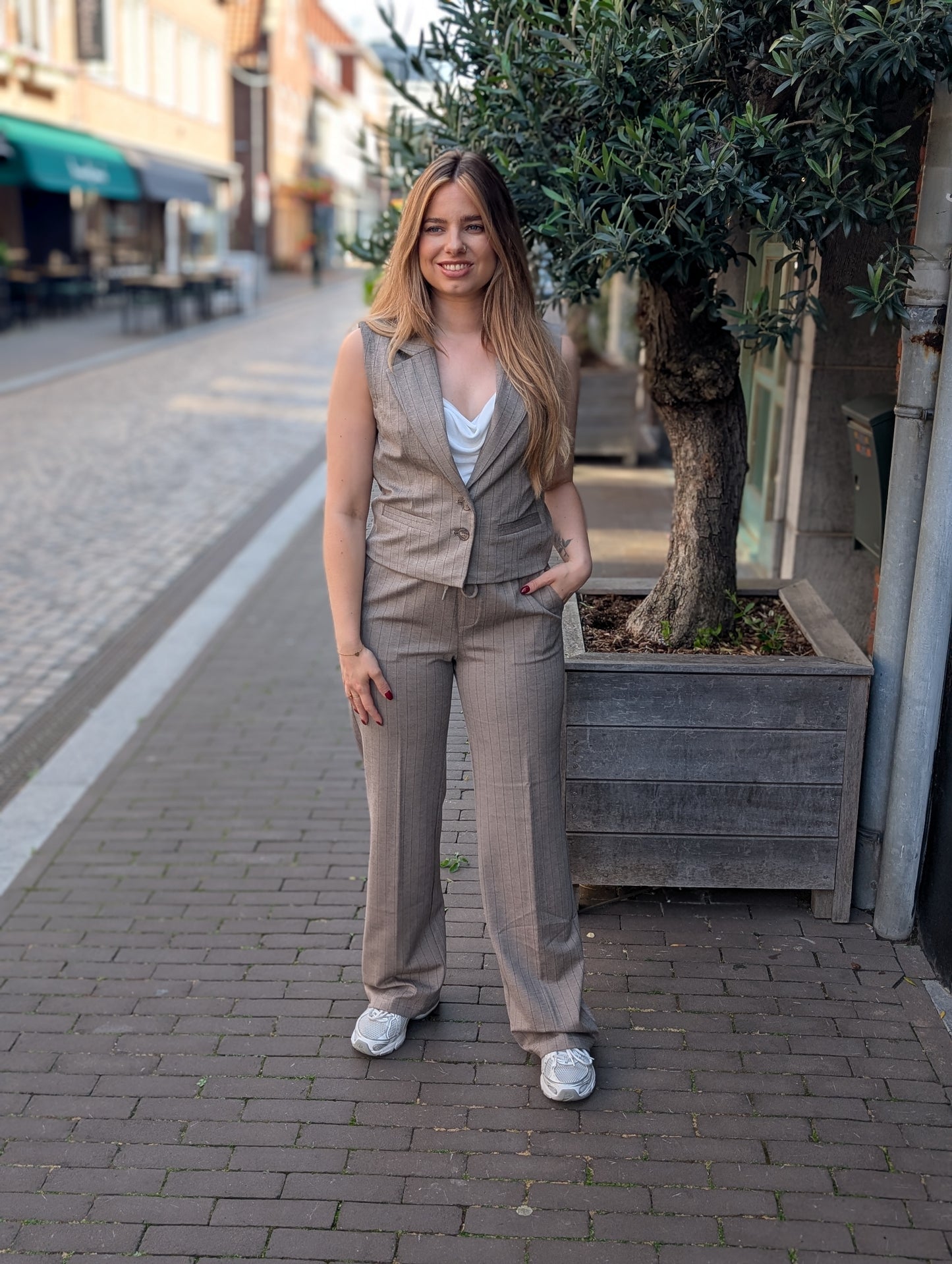 Red Button waistcote Punta pinstripe - Warm taupe