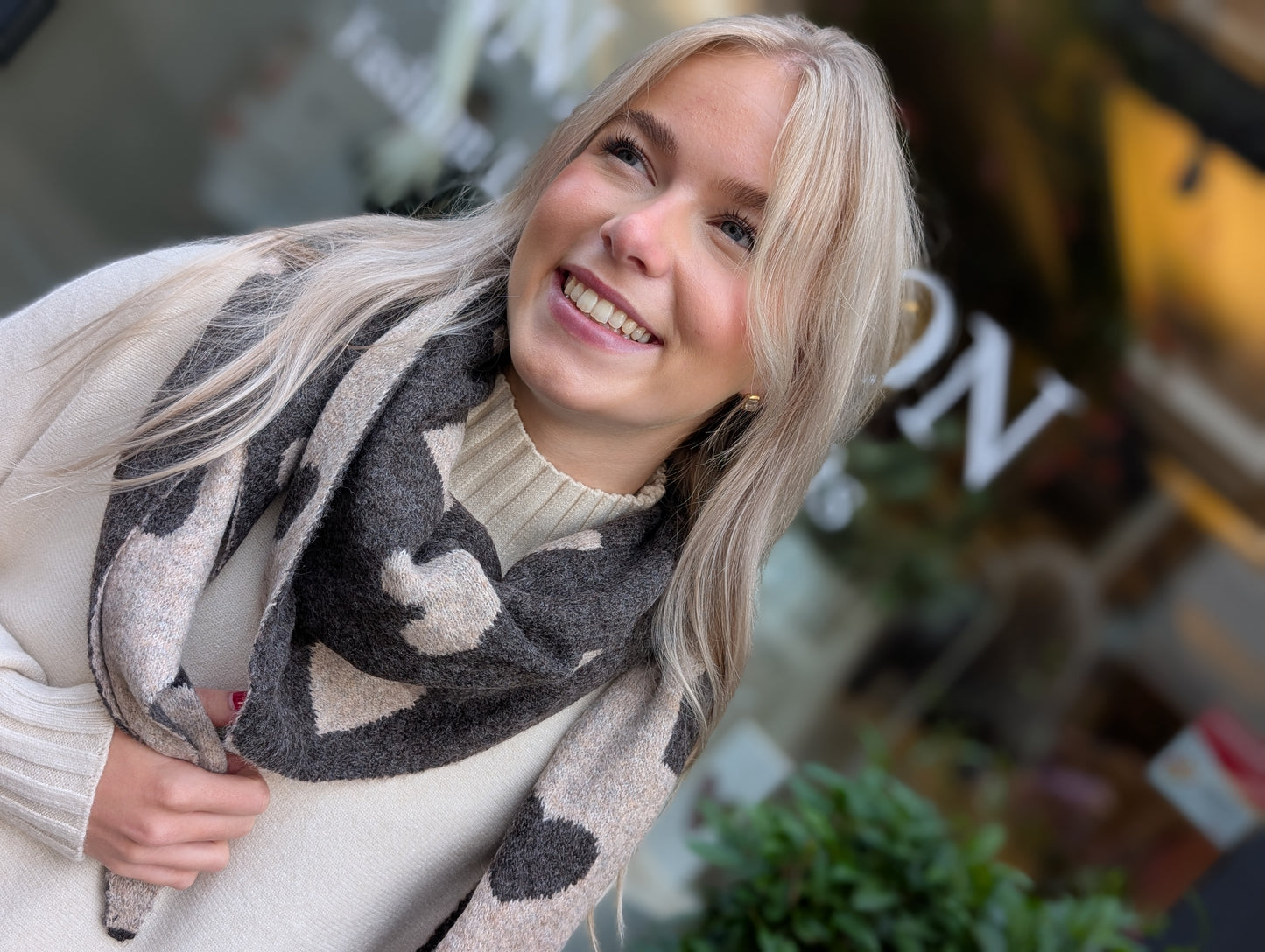 Mila hartjes punt sjaal - Taupe