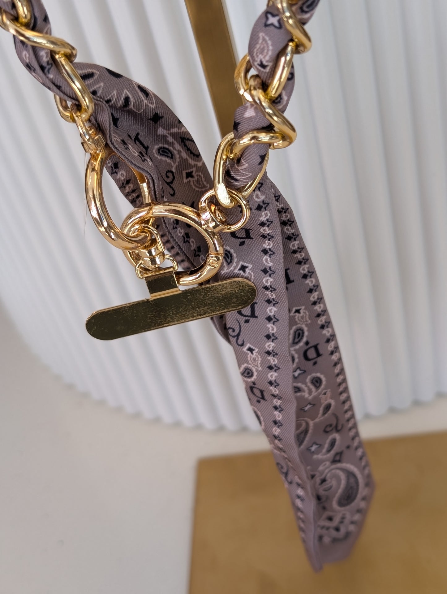 Telefoon koord met print sjaal - Creme / taupe / goud