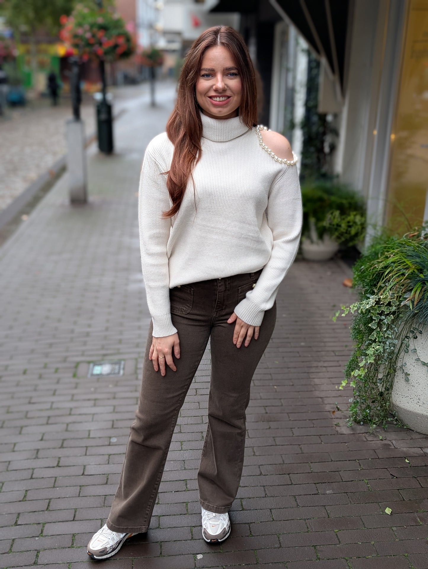 Yara coltrui met parels - Ecru