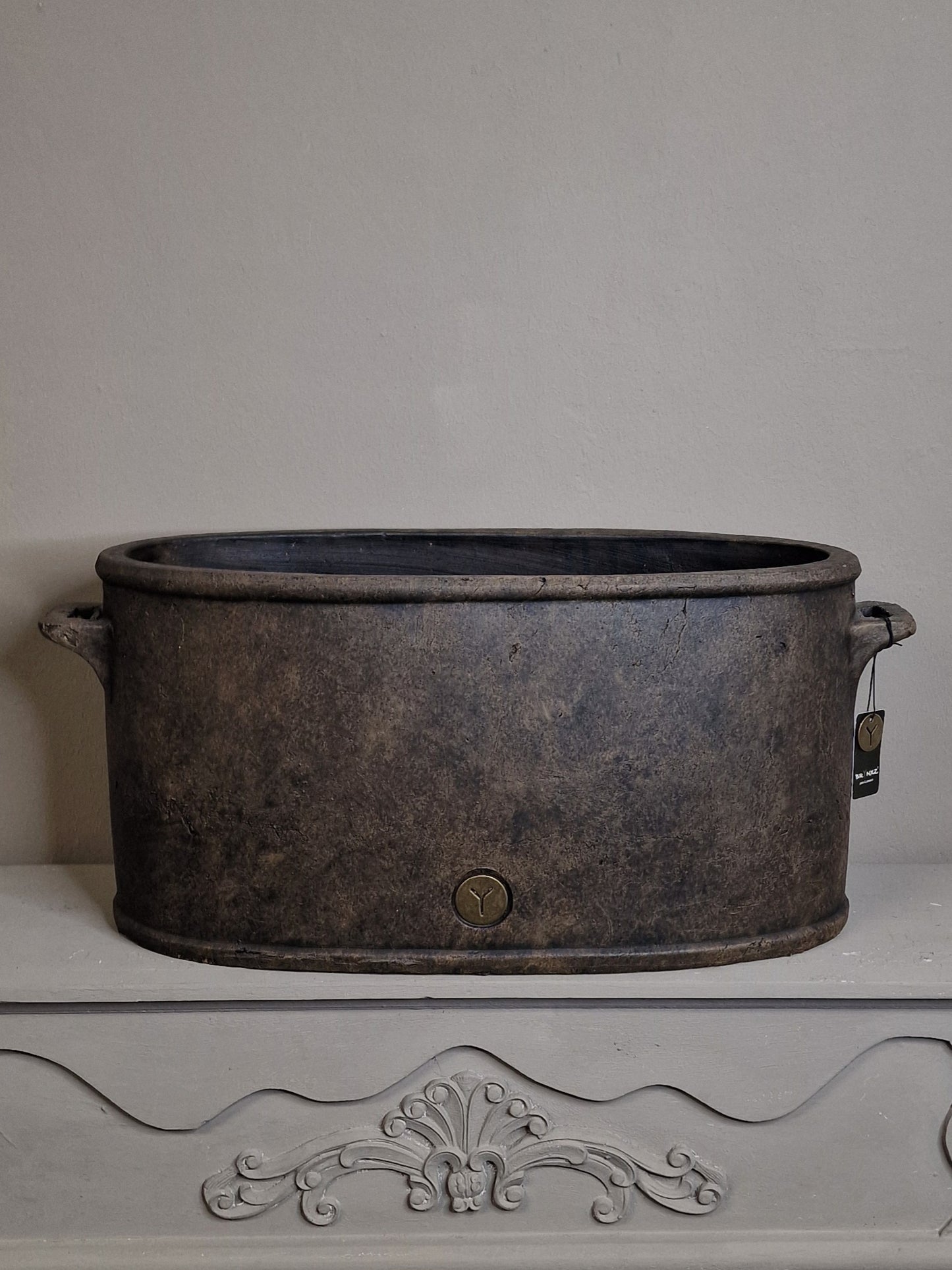Brynxz Planter Oval Vith Ear Majestic Brown L 51x20x23