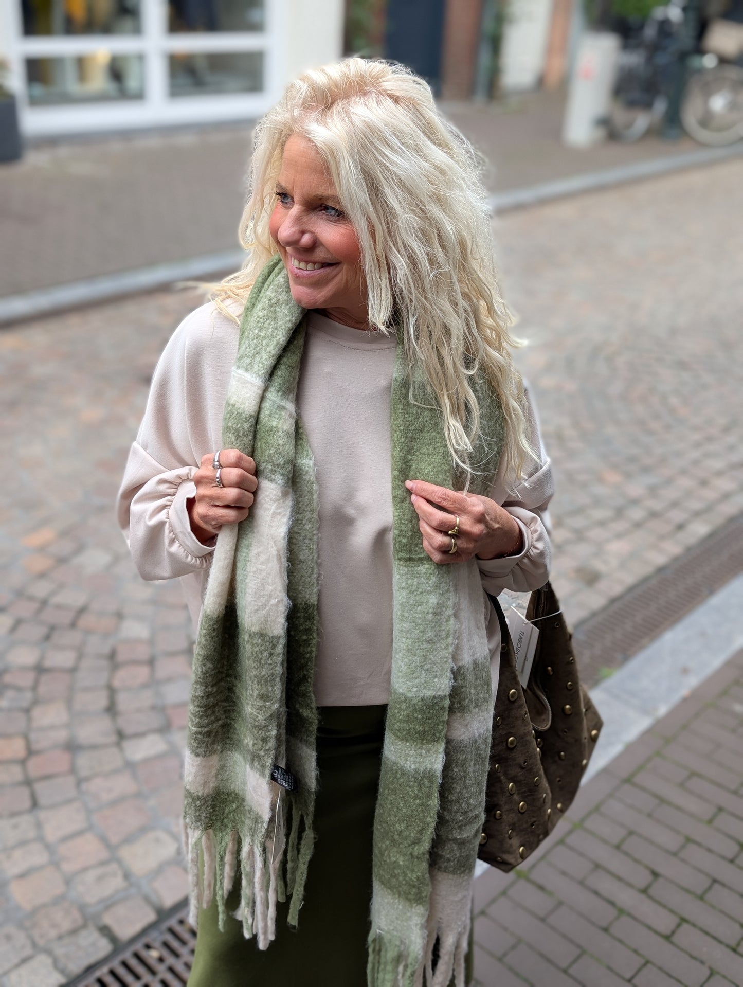 Sjaal met franjes - Groen/ ecru