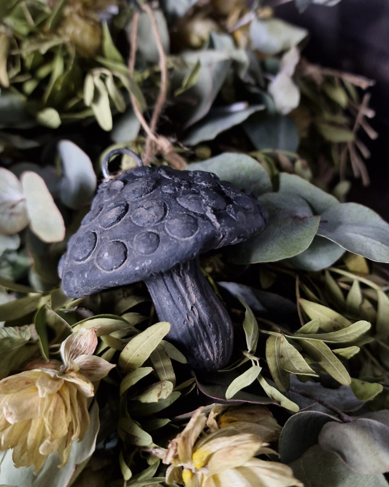 BRYNXZ HANGING MUSHROOM TOUCH OF BROWN - D.7 H,7