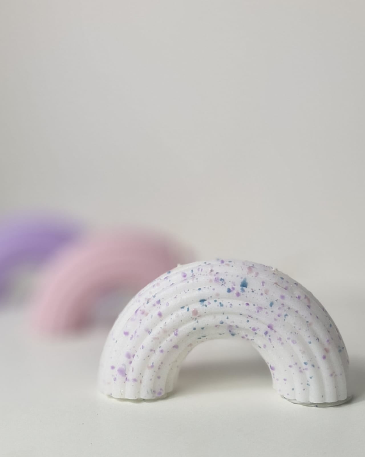 Regenboog kaars 7x4 - Dots