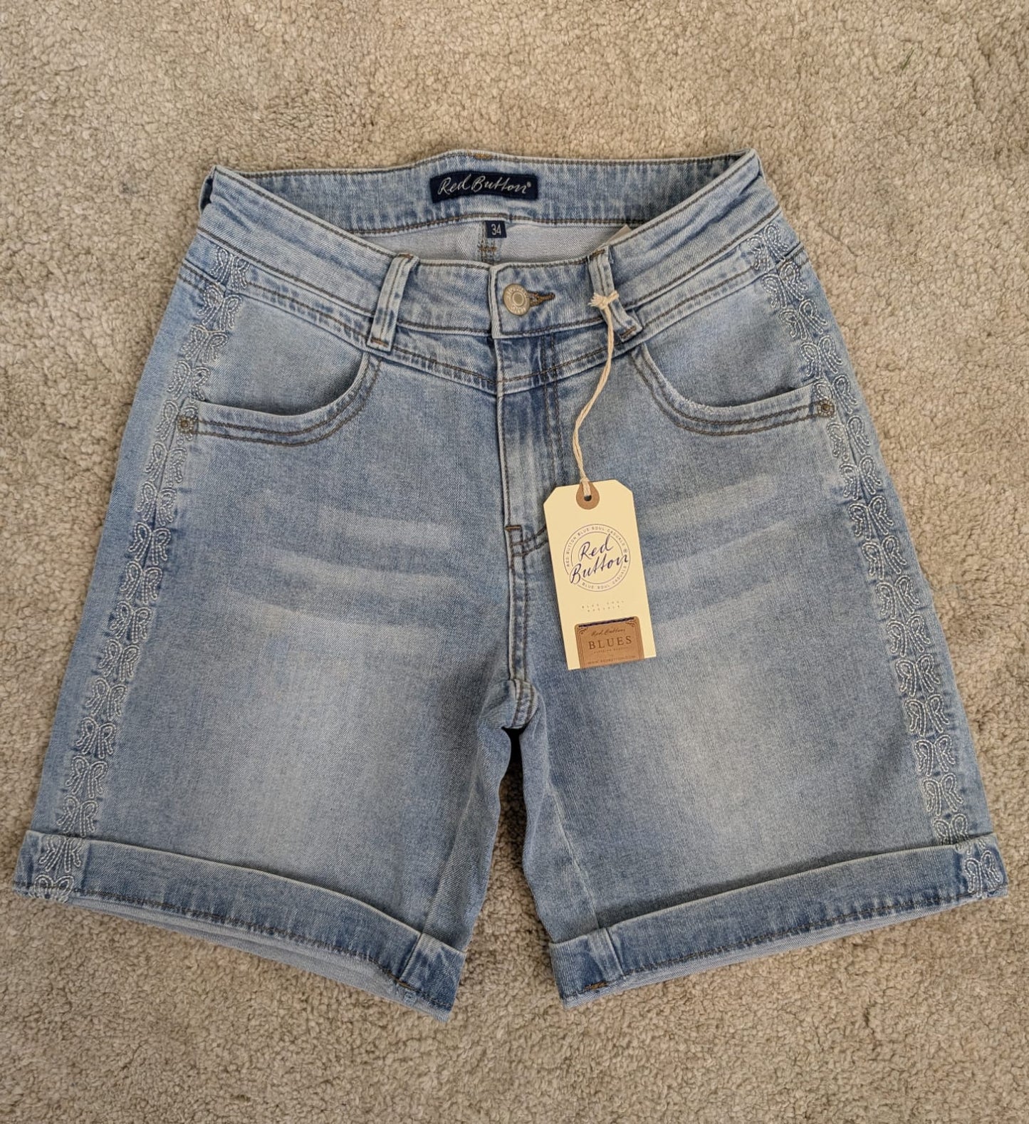 Sienna Red Button short side embroidery - Jeans
