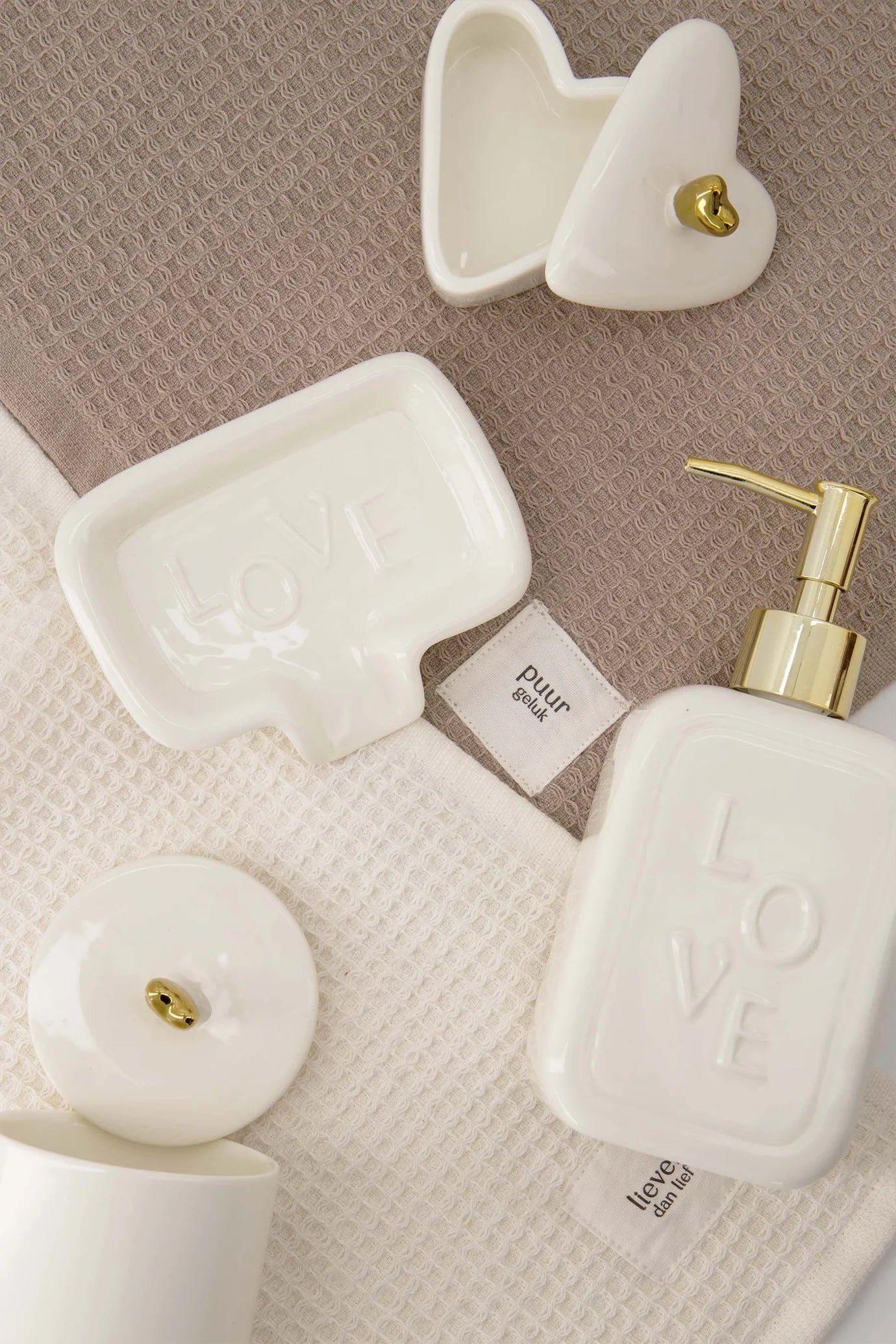 Zusss bewaarpot keramiek smal hartje - wit/goud