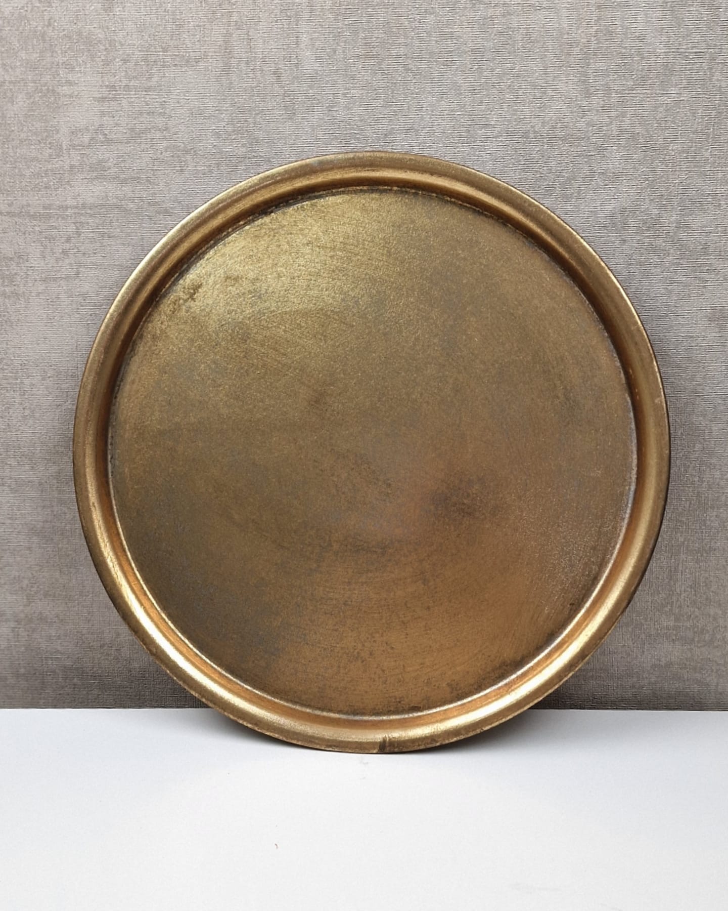 Schaal 30 cm. - Gold