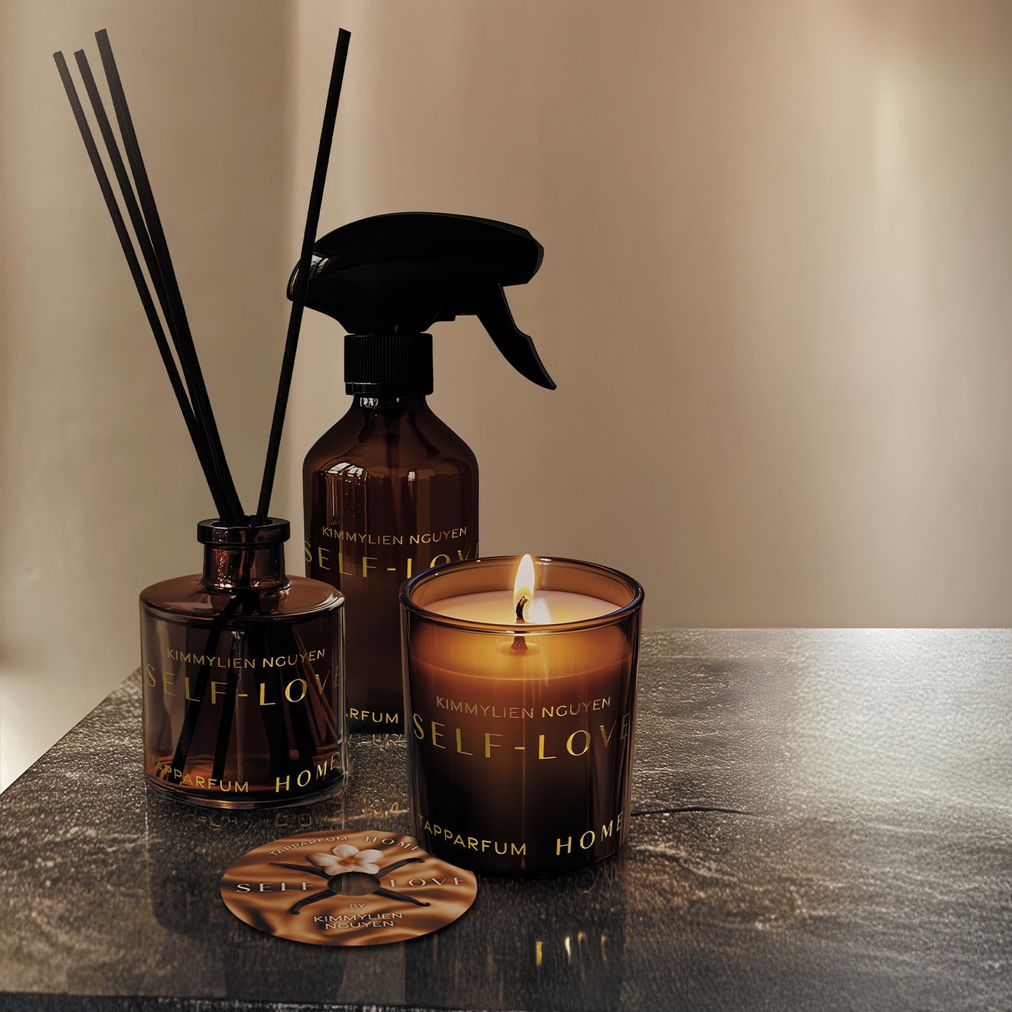 Tapparfum HOME Geurkaars Self Love by Kimmylien Nguyen - Oranjebloesem, Peer & Roze Peper