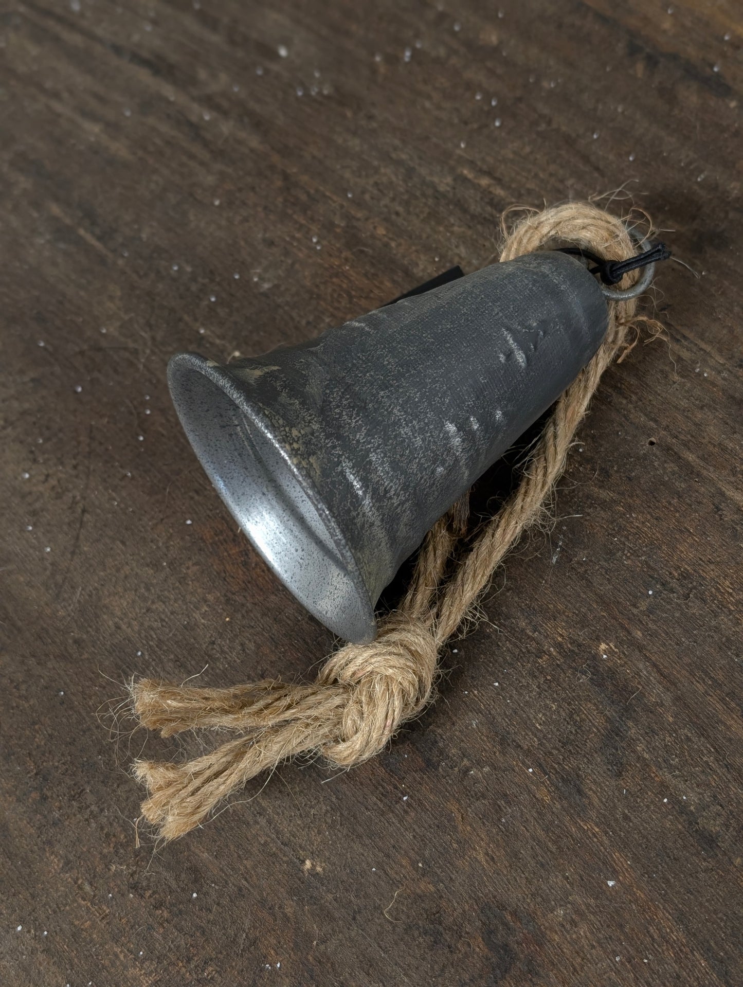 Bel/klok met jute hanger - 6x10