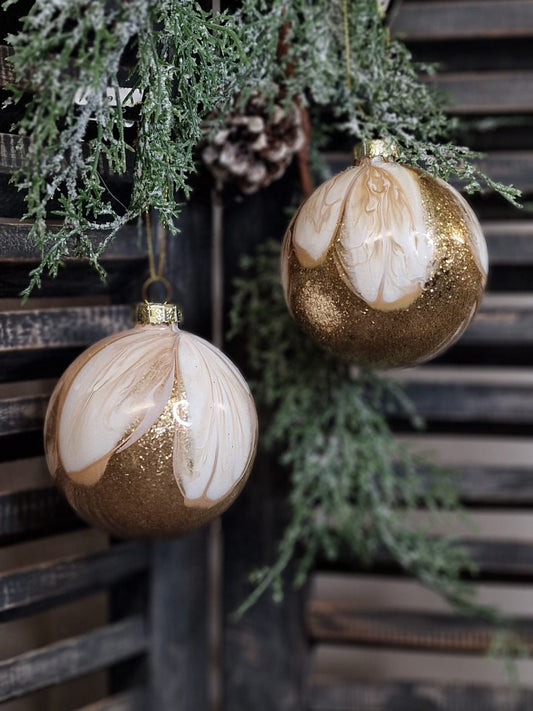 Kerstbal ro Sandi S goud/wit - Ø8CM