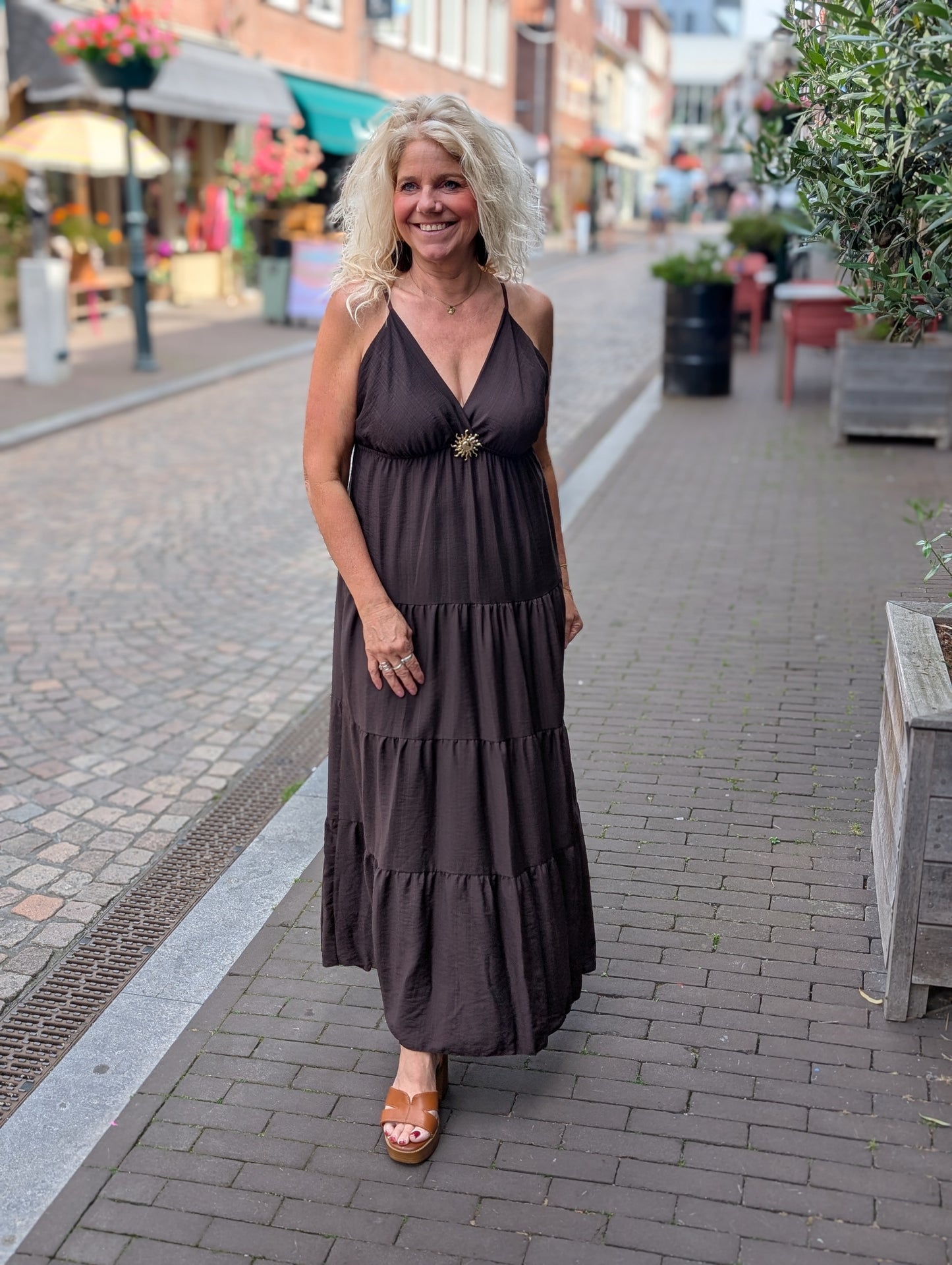 Pathy jurk met broche - Donker bruin