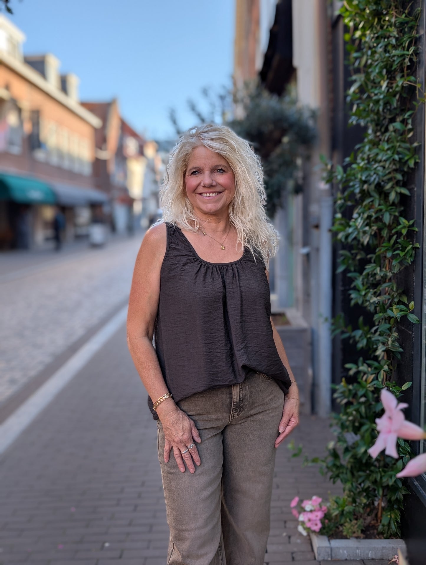 Babs opgewekte top - Bruin