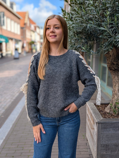 Nana trui met opengewerkte mouw - Antraciet met ecru kant