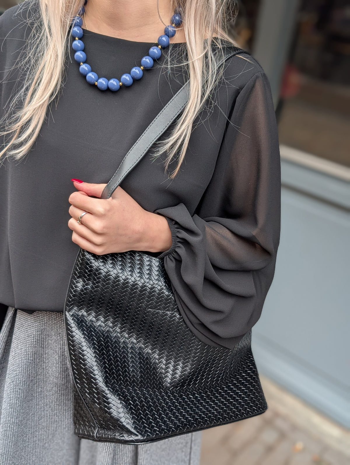 Hilde blouse met elastiek onderin - Zwart