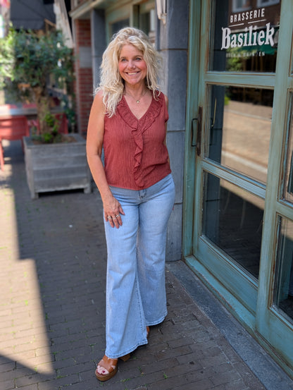 Patty ruffle top met v-hals - Brique