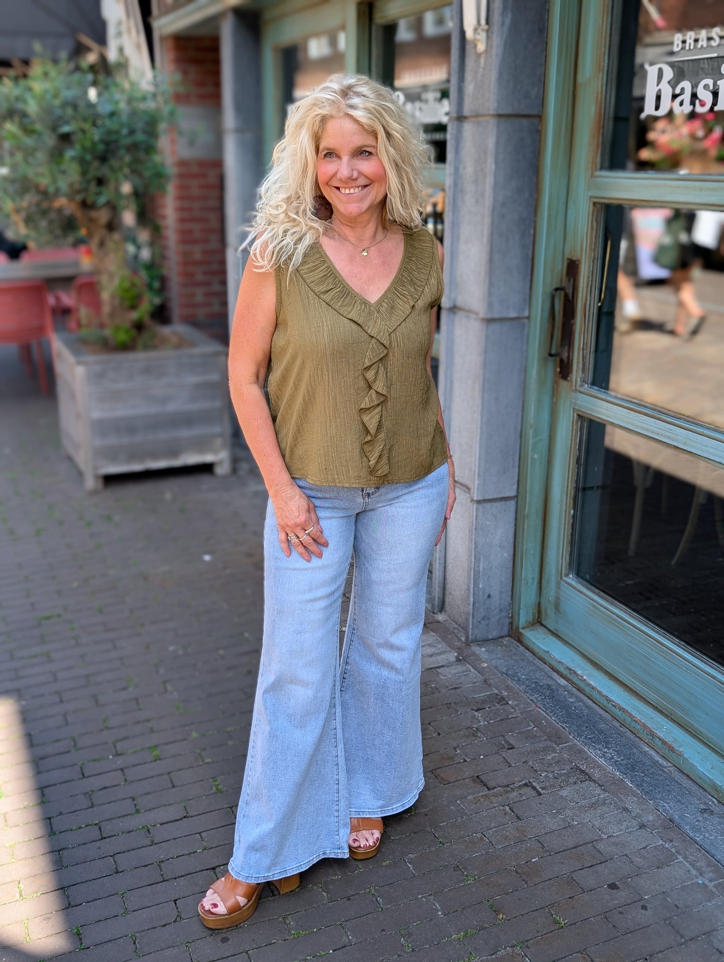 Patty ruffle top met v-hals - Groen