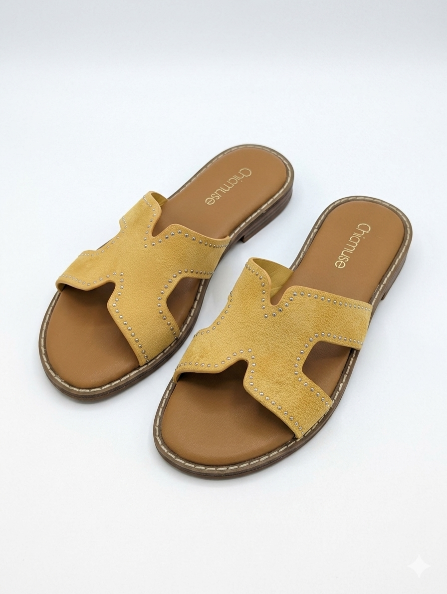 Golden Hour' Suede Studded Slippers - Geel