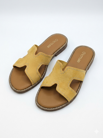 Golden Hour' Suede Studded Slippers - Geel