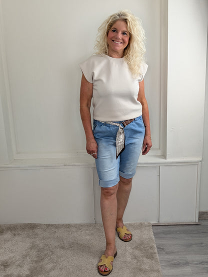 Karina jeans short met riem - Lightstone