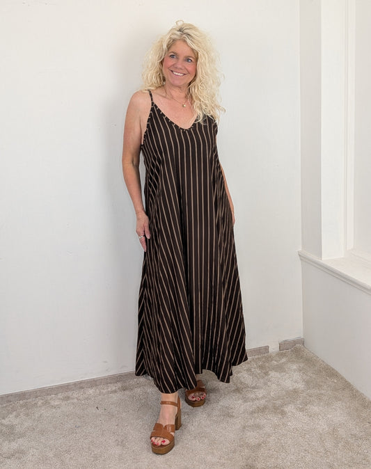 Mila streep jurk - Bruin
